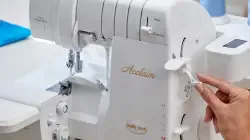 Baby Lock Acclaim Serger Machine AUTOMATIC THREAD DELIVERY SYSTEM