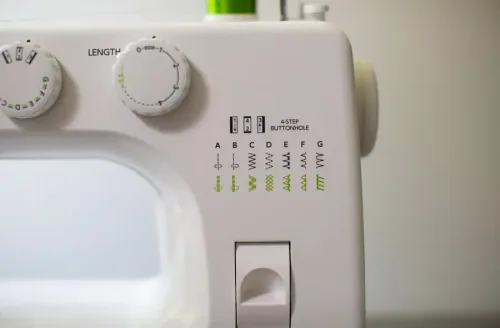 Baby Lock Zest Sewing Machine 4-step buttonhole