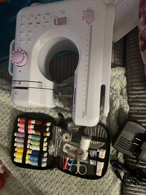 Customer photograph of the QVNIE sewing machine