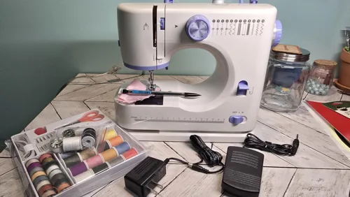 Customer photograph of the Yiamalen sewing machine