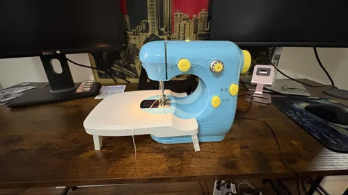 Hyanexvexal blue mini with its extension table on a desk
