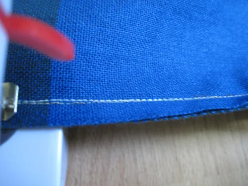 A Singer Stitch Quick+ owner’s seam sample.