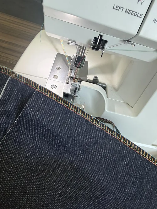 Customer photo of fabric positioned at the SewLaVie 360 presser foot; not a capacity test.